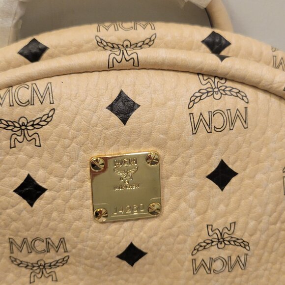 NWT MCM Medium Visetos Side-Stud Backpack - Picture 4 of 8